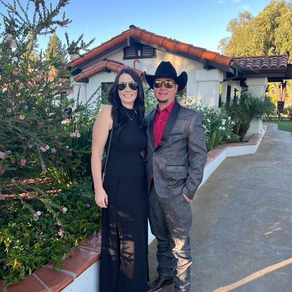 Meet your Posher, Alyssa - Picture 1 of 1